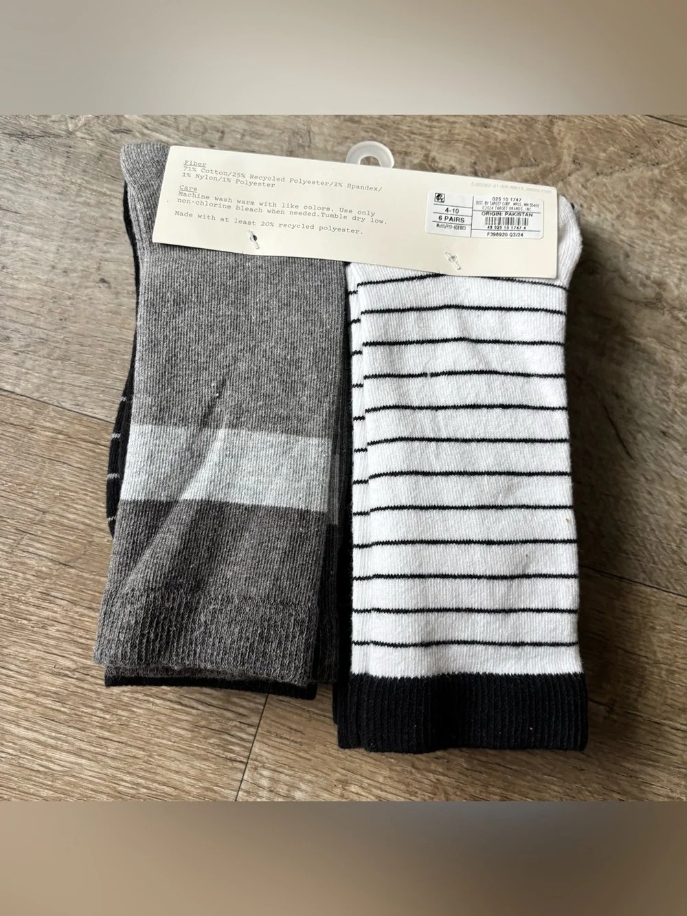 A New Day Women 6pck Crew socks solid/striped print Multicolor shoe size 4-10